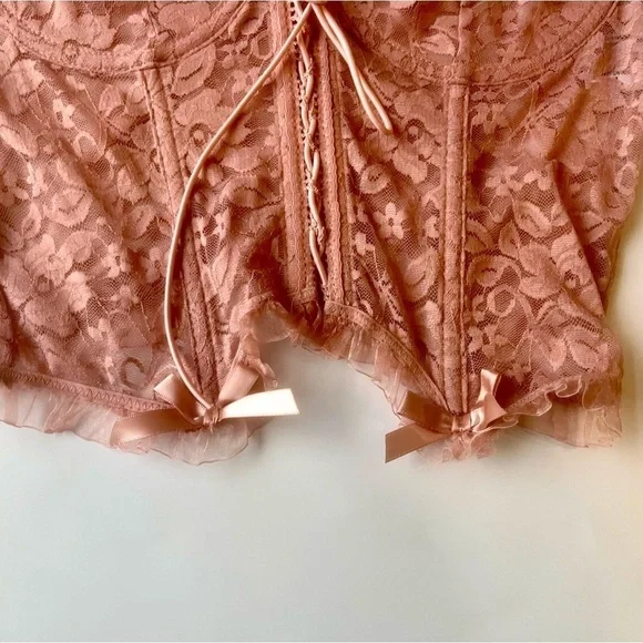 FEMININE MARIE ANTOINETTE BUSTIER CORSET - Picture 3 of 6